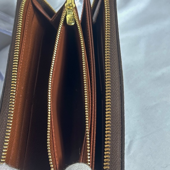 Louis Vuitton Zippy Wallet full size with authentication - Picture 9 of 16
